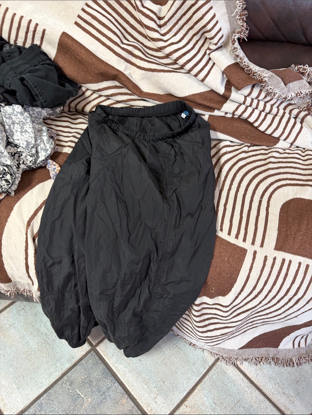 Old Navy Black Men's Lightweight Elastic-Waist Joggers